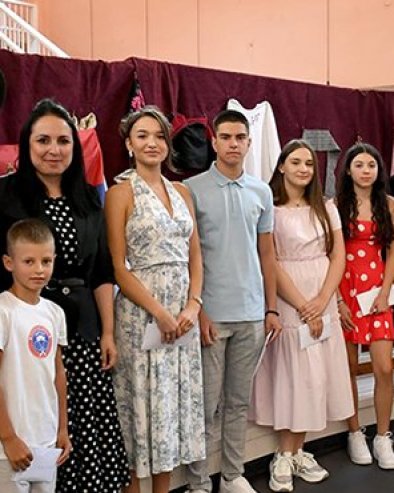 КАНЦЕЛАРИЈА ЗА КиМ: Николић и Дакић посетиле Звечан поводом Дана општине КАНЦЕЛАРИЈА ЗА КиМ: Николић и Дакић посетиле Звечан поводом Дана општине