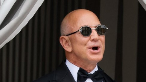 ŠOU: DŽef Bezos pustio kosu - koliko je mogao! I srušio internet... (FOTO)