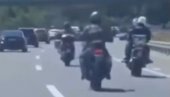 VRHUNAC LICEMERJA: Blokaderi idu na protest tunelom i auto-putem koji je izgradio Vučić, a za koji su tvrdili da je nebezbedan! VRHUNAC LICEMERJA: Blokaderi idu na protest tunelom i auto-putem koji je izgradio Vučić, a za koji su tvrdili da je nebezbedan!