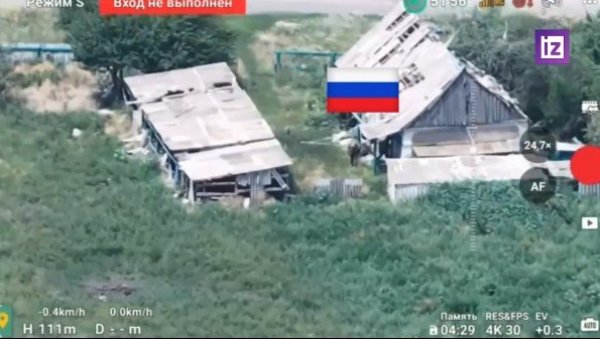 РУСИ ОБЈАВИЛИ ЈЕЗИВ СНИМАК: Погледајте како су заузели насеље Карл Маркс (ВИДЕО) РУСИ ОБЈАВИЛИ ЈЕЗИВ СНИМАК: Погледајте како су заузели насеље Карл Маркс (ВИДЕО)