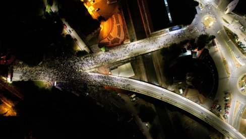 BLOKADERI U UŽICU PUKLI KO ZVEČKA! Evo koliko ih je na protestu, totalni fijasko! (FOTO) BLOKADERI U UŽICU PUKLI KO ZVEČKA! Evo koliko ih je na protestu, totalni fijasko! (FOTO)