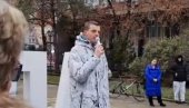 ПРОПАЛА АКЦИЈА У НОВОМ САДУ: Малобројне студенте који не желе да уче предводи згубидан, функционер странке Павла Грбовића (ФОТО/ВИДЕО)