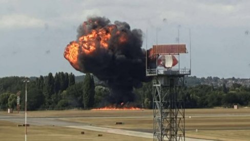 SRUŠIO SE HOLANDSKI PUTNI AVION: Nesreća na britanskom aerodromu (VIDEO)