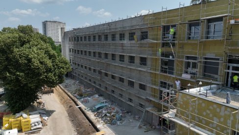 VIŠE OD MILJARDU DINARA ZA ČETIRI ŠKOLE: Završetak radova na rekonstrukciji obrazovnih ustanova VIŠE OD MILJARDU DINARA ZA ČETIRI ŠKOLE: Završetak radova na rekonstrukciji obrazovnih ustanova