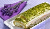 ПРАВИ СЕ БЕЗ ПЕЧЕЊА: Колач с пистаћима