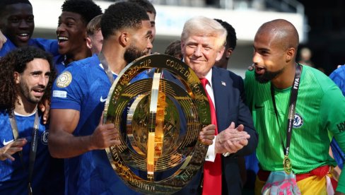 CIRKUS U AMERICI! Donald Tramp pravio šou, navijači mu zviždali
