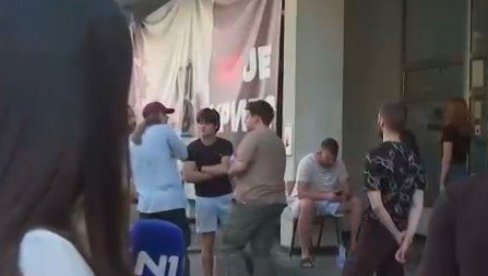 TARGETIRAJU SPREMAČICE, BAŠ KAKO JE VUČIĆ REKAO: Zgubidani udaraju na vredne žene, koje čiste njihov svinjac (FOTO)