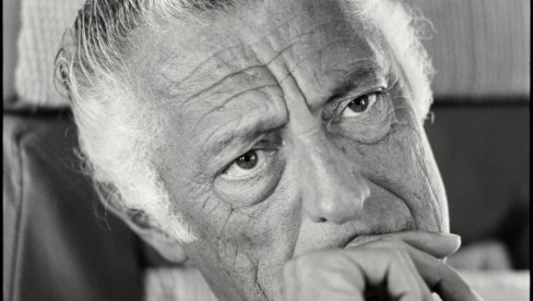 ДРУЖИО СЕ СА ТИТОМ, ИМАО АФЕРУ СА ЏЕКИ КЕНЕДИ: Звали су га КРАЉ ИТАЛИЈЕ, живео је бајку, а онда је све пропало! ДРУЖИО СЕ СА ТИТОМ, ИМАО АФЕРУ СА ЏЕКИ КЕНЕДИ: Звали су га КРАЉ ИТАЛИЈЕ, живео је бајку, а онда је све пропало!