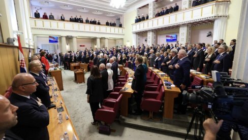 УСТАШЛУК И У ХРВАТСКОМ САБОРУ: Пале тешке речи, настао хаос УСТАШЛУК И У ХРВАТСКОМ САБОРУ: Пале тешке речи, настао хаос