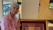 SKRIVENI PUT U TRAUMATIČNOM VREMENU I SVETU: Pesnikinja Tanja Kragujević, dobitnica nagrade “Jefimijin vez” za “Kratka istorija trenutkka”