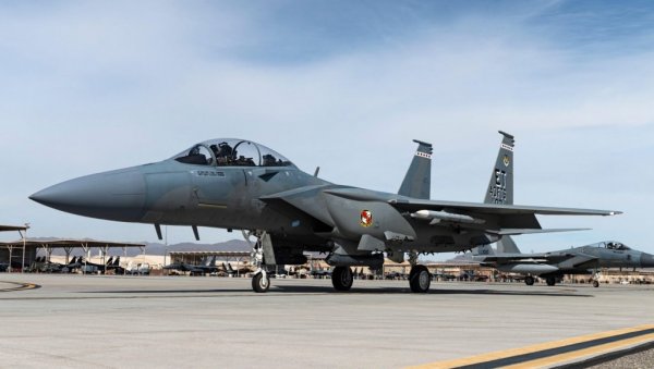 ИРАН НАПАО АМЕРИЧКЕ БОРБЕНЕ АВИОНЕ: Ухватили их на спавању у бази