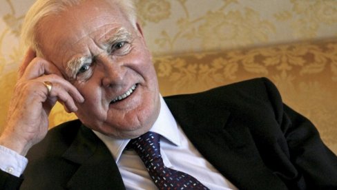 SMAJLI I LE KARE SE VRAĆAJU U OKSFORD: Prva izložba ostavštine čuvenog britanskog pisca špijunskih romana, od jesenas u biblioteci Bodleana SMAJLI I LE KARE SE VRAĆAJU U OKSFORD: Prva izložba ostavštine čuvenog britanskog pisca špijunskih romana, od jesenas u biblioteci Bodleana