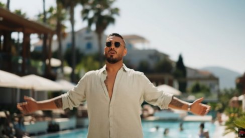 SVE JE TO ZA LJUDE: Mislili su da se razvodi, a Darko Lazić poručio nešto sa čuvenim Borkom Radivojevićem (FOTO)
