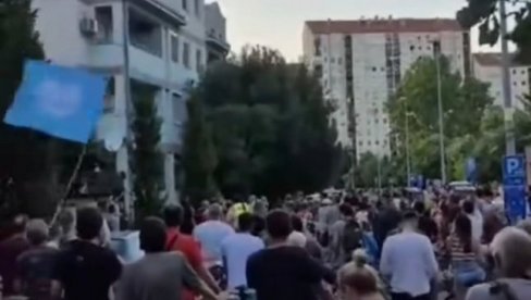 ZGUBIDANI POČELI LOV NA LJUDE! Napadaju žene i decu po kućama - na meti bili i rektor Madić i Maja Gojković (FOTO)