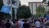 BOLEST FAŠISTIČKIH BLOKADERA; Pantić-Pilja o pretnjama pred kućom bivšeg premijera Vučevića u Novom Sadu