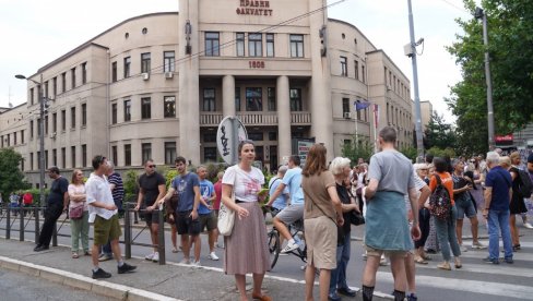 PROTESTI I OPOZICIJA U ĆORSOKAKU: Učesnici osmomesečnog bunta, koji gubi na masovnosti, uzalud pokušavaju da pronađu zajednički imenitelj