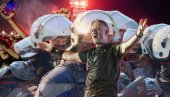 НЕРЕДИ! Масовна хапшења због Томпсона, огласио МУП: Имамо проблем
