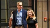 РИЗ ВИТЕРСПУН УЖИВА У РОМАНСИ СА НЕМАЧКИМ БИЗНИСМЕНОМ: Воли што га не занима Холивуд