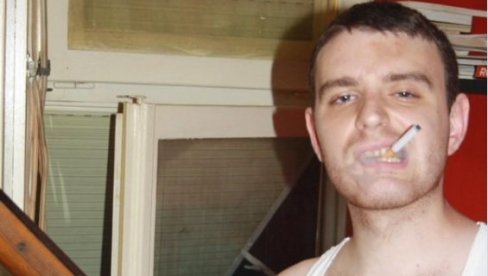 ОВО ЈЕ ФИЛИП МИСИТА: Професор блокадер и згубидан из Крагујевца који је ухапшен због поседовања дроге (ФОТО)