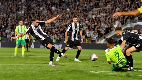 ŠOK U HUMSKOJ: Partizan eliminisan iz Lige Evrope, AEK slavio nakon drame i penala