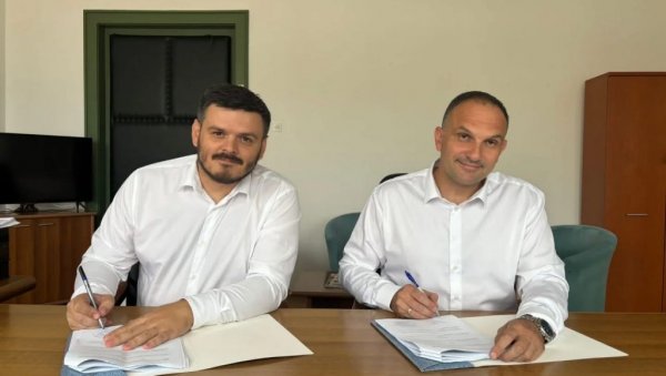 Mobilna aplikacija - POČINJE REKONSTRUKCIJA ZATVORENOG BAZENA U ZRENJANINU Mobilna aplikacija - POČINJE REKONSTRUKCIJA ZATVORENOG BAZENA U ZRENJANINU