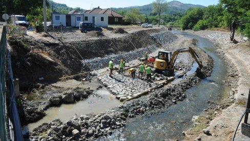 KROTE PLANINSKU REKU: Gradi se obaloutvrda i novi most preko reke Ribnice u istoimenom naselju KROTE PLANINSKU REKU: Gradi se obaloutvrda i novi most preko reke Ribnice u istoimenom naselju