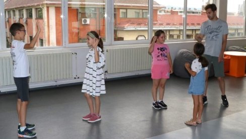 LETNJA ŠKOLA GLUME: Kreativna radionica za mališane u kraljevačkoj biblioteci