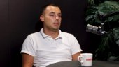 ПЕНЗИОНЕР У 35. ГОДИНИ: Гост подкаста Приче из хронике је бивши саобраћајни полицајац Александар Стојановић (ВИДЕО)