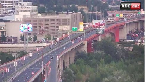 ZGUBIDANI PONOVO BLOKIRALI GAZELU: Bez imalo stida i srama maltetiraju čitav grad (FOTO) ZGUBIDANI PONOVO BLOKIRALI GAZELU: Bez imalo stida i srama maltetiraju čitav grad (FOTO)