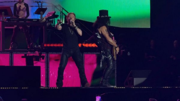 Више од ТРИ САТА рок спектакла на Ушћу! Guns n’ Roses одржали концерт пред 50.000 који ће ући У ЛЕГЕНДУ Више од ТРИ САТА рок спектакла на Ушћу! Guns n’ Roses одржали концерт пред 50.000 који ће ући У ЛЕГЕНДУ