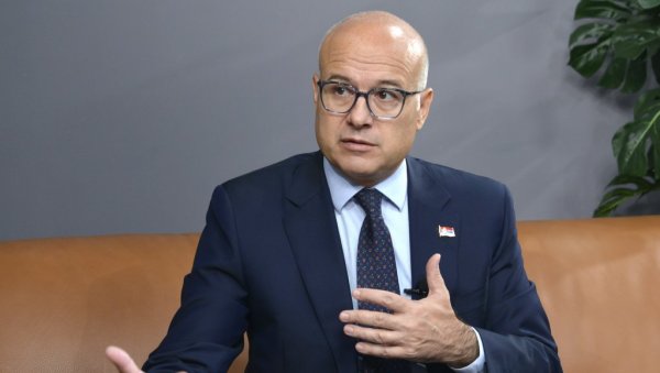 КАД ГОД СРБИЈА ПОДИГНЕ ГЛАВУ СПОЉА НАМ СЕ КРЕИРАЈУ СУКОБИ: Интервју - Милош Вучевић, лидер Српске напредне странке КАД ГОД СРБИЈА ПОДИГНЕ ГЛАВУ СПОЉА НАМ СЕ КРЕИРАЈУ СУКОБИ: Интервју - Милош Вучевић, лидер Српске напредне странке