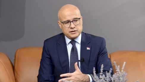ВУЧЕВИЋ ПОСЕТИО ТУМАНЕ: Добио Орден светог апостола и јеванђелисте Луке првог реда