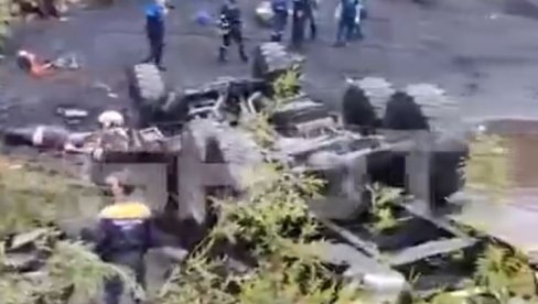 AUTOBUS PAO SA LITICE U PROVALIJU DUBOKU 25 METARA: U nesreći poginulo 14 osoba (VIDEO)
