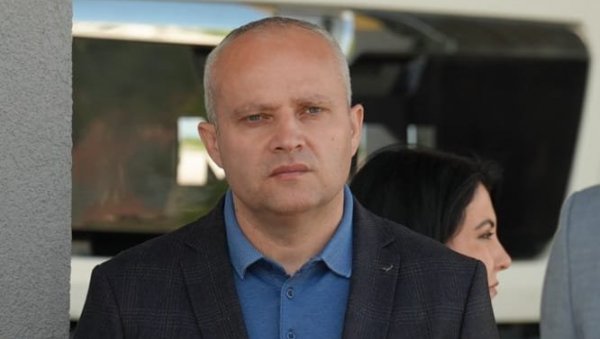 ОПЕТ СЕ ПРОБУДИО ИЗ СЕВЕРИНИНЕ ПЕСМЕ... Крсто Јањушевић реаговао на лажи Бориса Тадића ОПЕТ СЕ ПРОБУДИО ИЗ СЕВЕРИНИНЕ ПЕСМЕ... Крсто Јањушевић реаговао на лажи Бориса Тадића