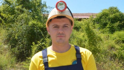 SKLANJAO SAM MU UGALJ S LICA SVE DOK NIJE UDAHNUO DUBOKO: Rudar Nenad Đorđević dobio medalju od Vučića jer je kolegu u jami oteo od smrti SKLANJAO SAM MU UGALJ S LICA SVE DOK NIJE UDAHNUO DUBOKO: Rudar Nenad Đorđević dobio medalju od Vučića jer je kolegu u jami oteo od smrti