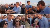 САМО УЈЕДИЊЕНИ МОЖЕМО ДА ГУРАМО НАПРЕД Вучић: То је најбољи пут за Србију у будућности (ВИДЕО) САМО УЈЕДИЊЕНИ МОЖЕМО ДА ГУРАМО НАПРЕД Вучић: То је најбољи пут за Србију у будућности (ВИДЕО)
