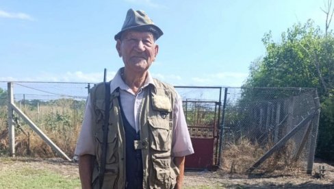 ON JE NAJSTARIJI LOVAC U BANATU: Ima 96 godina, a evo kako je spasio celo selo od terora lisica ON JE NAJSTARIJI LOVAC U BANATU: Ima 96 godina, a evo kako je spasio celo selo od terora lisica