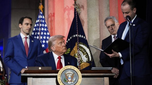 СУД ПОТВРДИО БЛОКАДУ ТРАМПОВЕ УРЕДБЕ: Ништа од укидања права на држављанство по рођењу
