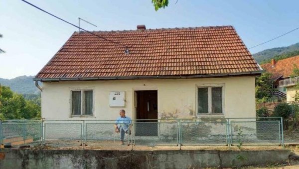 ПРОДАЈЕ СЕ КУЋА ЗА 12.000 ЕВРА У ПОЗНАТОЈ БАЊИ: Близу је једног од најбољих лечилишта у Србији ПРОДАЈЕ СЕ КУЋА ЗА 12.000 ЕВРА У ПОЗНАТОЈ БАЊИ: Близу је једног од најбољих лечилишта у Србији
