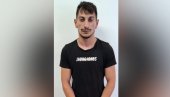 AKO GA PREPOZNAJETE ODMAH POZOVITE POLICIJU: Sumnja se da je prilazio ženama sa leđa i dodirivao ih (FOTO)