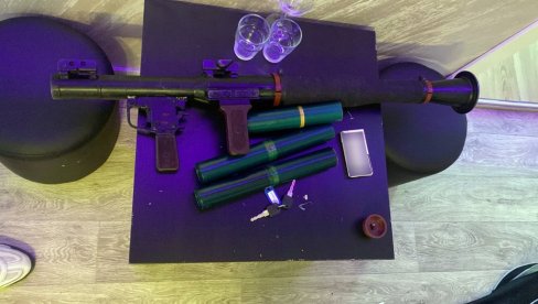AKCIJA BEOGRADSKE POLICIJE: Tinejdžer raketom iz ručnog bacača gađao restoran AKCIJA BEOGRADSKE POLICIJE: Tinejdžer raketom iz ručnog bacača gađao restoran