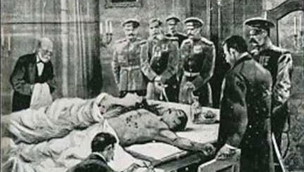 У ПОСЛЕДЊЕМ ТРЕНУТКУ СПРЕЧЕНО РУШЕЊЕ ДВОРА: Последње Алексндрове речи - Кад моји официри дају часну реч појавићу се, опростићу им све... У ПОСЛЕДЊЕМ ТРЕНУТКУ СПРЕЧЕНО РУШЕЊЕ ДВОРА: Последње Алексндрове речи - Кад моји официри дају часну реч појавићу се, опростићу им све...