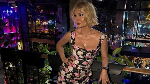 KLJUČ JE NE PRATITI TRENDOVE PO SVAKU CENU: Goca Tržan će na ovaj način prigrliti svoje najveće fanove (FOTO) KLJUČ JE NE PRATITI TRENDOVE PO SVAKU CENU: Goca Tržan će na ovaj način prigrliti svoje najveće fanove (FOTO)
