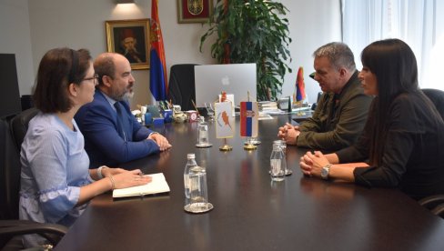 MINISTAR STANKOVIĆ SA AMBASADOROM KIPRA: Unaprediti saradnju u prosveti MINISTAR STANKOVIĆ SA AMBASADOROM KIPRA: Unaprediti saradnju u prosveti
