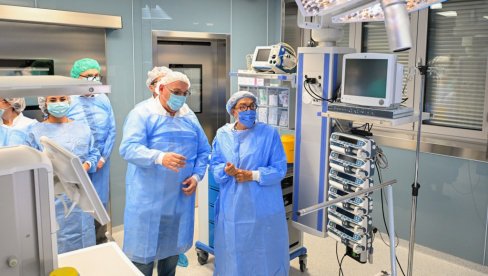 BIĆE MOGUĆE I TRANSPLATACIJE SRCA: U Institutu u Sremskoj Kamenici puštena u rad nova kardiohirurška operaciona sala BIĆE MOGUĆE I TRANSPLATACIJE SRCA: U Institutu u Sremskoj Kamenici puštena u rad nova kardiohirurška operaciona sala