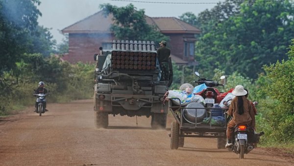 КО ЈЕ ЗА ПРИМИРЈЕ ДОК РАТ БЕСНИ: Тешка артиљерија утишала гласове о прекиду сукоба?