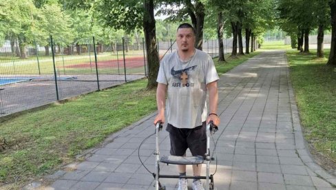 DALIBOR NA ŠTAKAMA OBNAVLJA SVOJ DOM: Posle decenije, vratio se u napuštenu roditeljsku kuću DALIBOR NA ŠTAKAMA OBNAVLJA SVOJ DOM: Posle decenije, vratio se u napuštenu roditeljsku kuću