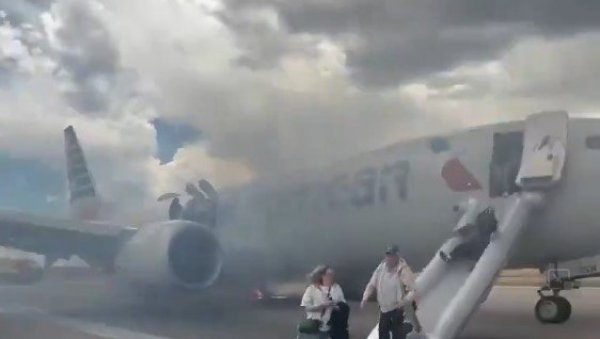 АВИОН ГОРИ, ПУТНИЦИ БЕЖЕ ПО ПИСТИ: Њих 150 хитно евакуисано - има повређених (ВИДЕО) АВИОН ГОРИ, ПУТНИЦИ БЕЖЕ ПО ПИСТИ: Њих 150 хитно евакуисано - има повређених (ВИДЕО)