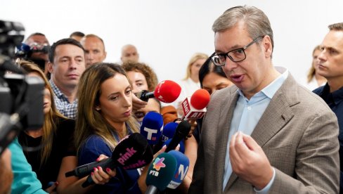 ВУЧИЋ О НАПАДИМА НА ЂУРИЋА И ВУЧЕВИЋА: Када вам остане голо силеџијство и насиље, немате шта друго да испричате ВУЧИЋ О НАПАДИМА НА ЂУРИЋА И ВУЧЕВИЋА: Када вам остане голо силеџијство и насиље, немате шта друго да испричате