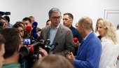 ВУЧИЋ ОБИШАО ЦЕНТАР ЗА ПАЛИЈАТИВНО ЗБРИЊАВАЊЕ И НАЈАВИО ВЕЛИКЕ ВЕСТИ: Имамо најмодерније инструменте, радови у Тиршовој испред рока (ВИДЕО) ВУЧИЋ ОБИШАО ЦЕНТАР ЗА ПАЛИЈАТИВНО ЗБРИЊАВАЊЕ И НАЈАВИО ВЕЛИКЕ ВЕСТИ: Имамо најмодерније инструменте, радови у Тиршовој испред рока (ВИДЕО)